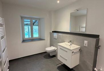 Erstbezug 3-Zimmer Wohnung mit Terrasse eigenem Garten und Wintergarten / Frisch Renoviert