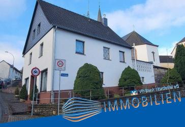 Wohn-und Geschäftshaus mit Garage in Schmidtheim