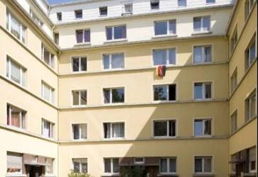 Große sanierte 2-Zimmer-Erdgeschosswohnung