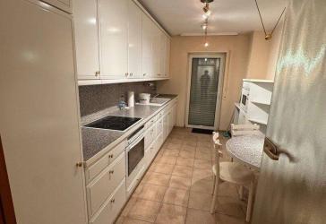 Attraktive 3-Zimmer-Erdgeschosswohnung mit Loggia, Garage und Blick ins Grüne - sofort bezugsbereit