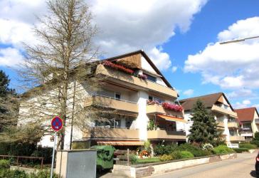 Sehr gepflegtes Mehrparteienhaus in ruhiger, zentraler Lage in Regenstauf