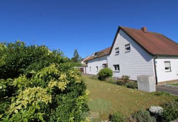 Großzügiges Grundstück mit Altbestand in idyllischer, historischer Siedlung