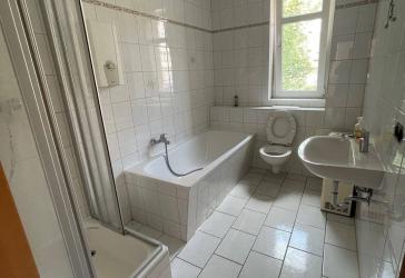 Attraktives Mehrfamilienhaus mit 12 Zimmern über 4 Etagen - ideal für Kapitalanleger!
