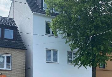Mehrfamilienhaus mit Bürofläche ,Lagerfläche und Garagen zu verkaufen