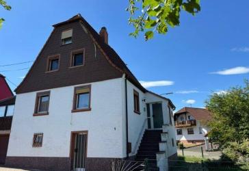 Charmantes Einfamilienhaus mit historischem Flair, Wintergarten und zusätzlichem Gartengrundstück