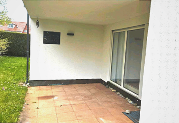 Hier erwartet Sie eine schöne, helle 2 1/2 Zimmerwohnung mit gr. Terrasse und Grünfläche.