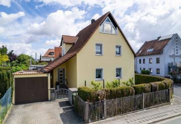 Start frei für Ihre Familie - freistehendes Einfamilienhaus in Unterweihersbuch