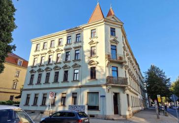 3.RW. im 2.OG. mit Laminatb., Wanne, Gäste-WC, Abstellr., Aufzug, u.v.m. in DD.-Trachau zu vermieten!