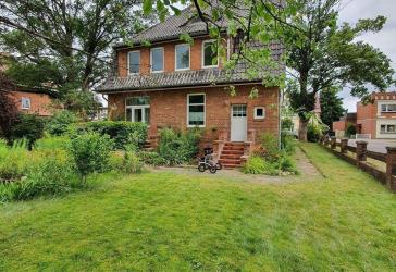 Neuer Preis! Beseeltes Haus auf großem teilbaren Grundstück