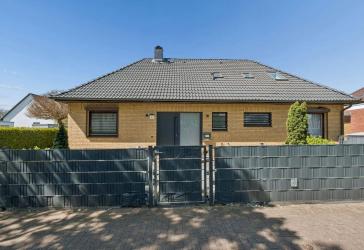 Großzügiges Einfamilienhaus mit Einliegerwohnung in Barsbüttel