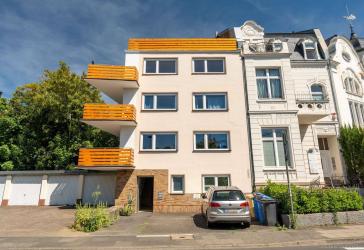 Bonn-Südstadt: 4 Zimmer mit Balkon - selbst einziehen oder clever als WG vermieten