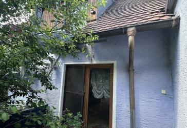 Versteigerungsobjekt! DHH in Nittendorf mit zwei Wohneinheiten