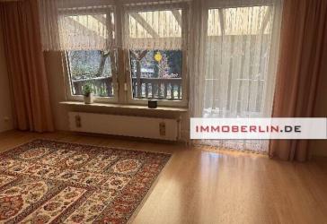 IMMOBERLIN.DE - Adrettes Haus mit Südgarten & Tiefgaragen in Wald- & Seenähe