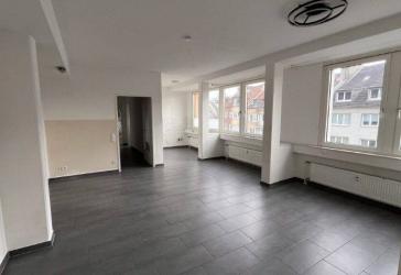 Renovierte schöne, große 3-Zimmerwohnung in Grafenberg