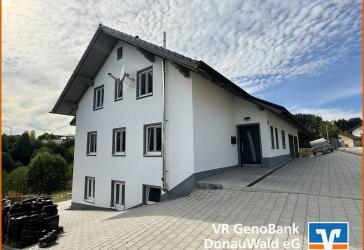 Schönes Einfamilienhaus in Regen mit großzügigem Garten und Gartenhaus
