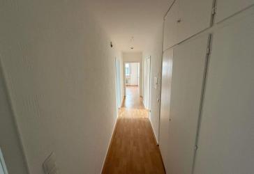 Renovierte 3 Zimmer Wohnung mit Balkon und Stellplatz