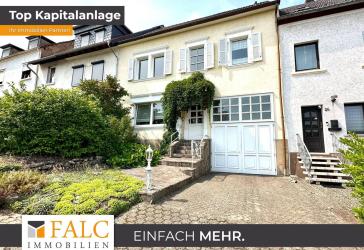 Sonnenhelles Zweifamilienhaus mit separatem Werkstattgebäude!