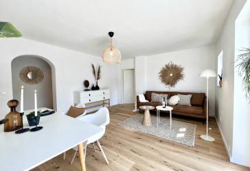 Exklusiv modernisierte 4-Zimmer-Wohnung mit 2 Balkonen und hochwertiger Ausstattung