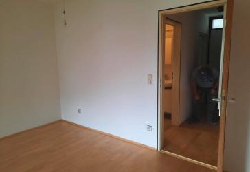Helle 2-Zimmer-Wohnung mit Balkon & Einbauküche – sofort verfügba