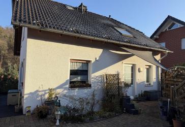 Familienfreundliches Einfamilienhaus mit separater Einliegerwohnung