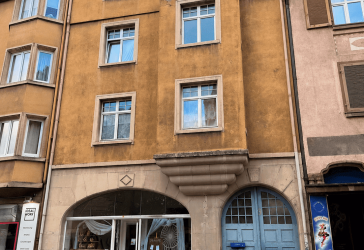 Historisches Wohn- und Geschäftshaus mit Fernwärme, großen Außenbereichen und Entwicklungspotential