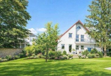 ca. 1.250 m² Traum-Grundstück und viel Freiraum für Familien - modernes A+ Haus