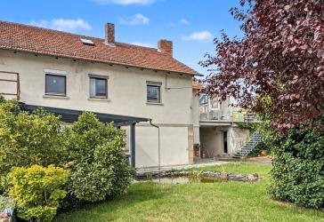 Großzügiges Ein- bis Zweifamilienhaus mit vielseitigen Nutzungsmöglichkeiten in Ermershausen