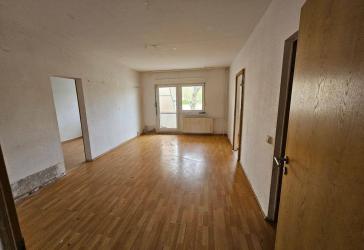 Helle 4 Raumwohnung im Erdgeschoss zu vermieten!!!