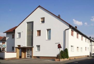 Helle 3-Zimmer-Dachwohnung in zentraler Lage von Rodenbach