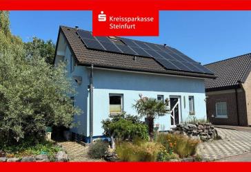 Nachhaltiges Wohnen im Eigenheim: Freistehendes Haus mit Erdwärme und PV-Anlage