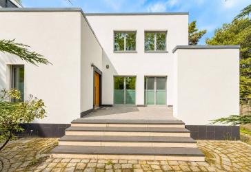 Exklusive Bauhaus-Villa mit großem Garten und 5 Zimmern