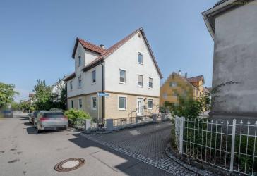 Viel Raum für neue Ideen - großzügiges Stadthaus mit Entwicklungspotenzial im Herzen von Bad Saulgau