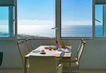 Top gepflegte 2 Zimmer Wohnung mit Panorama Seesicht im Strandhochhaus