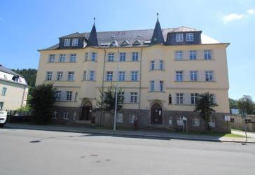 Attraktive 2 Zimmer Wohnung in Elsterberg mit Einbauküche