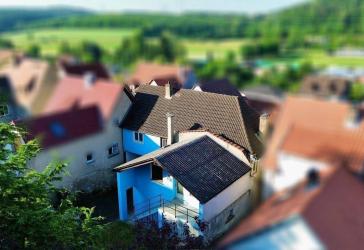 Großzügiges Reihenhaus mit Anbau, Garten und Stellplätzen - Ideal für Familien