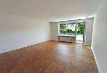 Traumhafte Erdgeschosswohnung mit Balkon, Blick ins Grüne und viel Platz