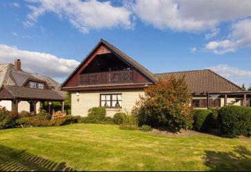 Großzügiges Einfamilienhaus mit 207 m² Wohnfläche und parkähnlichem Garten in ruhiger Lage von Brunsbüttel