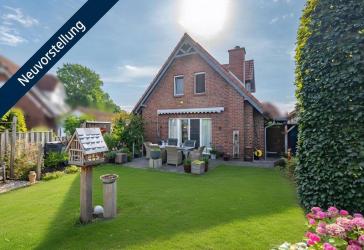 Einmalige Wohnlage mit Urlaubsflair - Traumhaus mit direkter Teichlage
