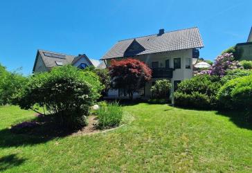 Grünes Paradies in Mosing Reichlich Platz mit ca. 240 m² Wfl. Sehr wertige Ausstattung ELW möglich