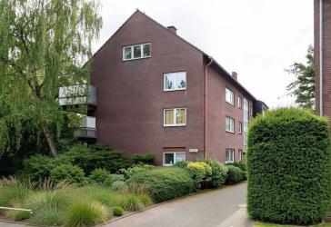 Lichtdurchflutete Dachgeschosswohnung in grüner ruhiger Lage