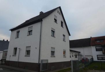 Zuverlässige Kapitalanlage mit zwei Wohneinheiten in Niedergirmes!