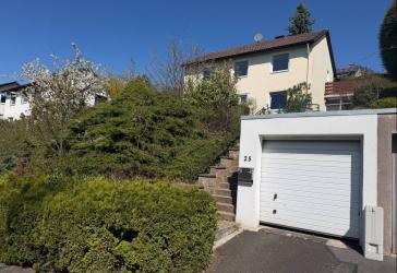Wohnhaus mit Garage in beliebter Südlage von Bad Hersfeld