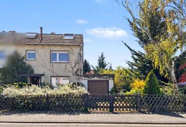 Doppelhaushälfte in ruhiger Toplage von Ingelheim am Rhein mit schönem Garten