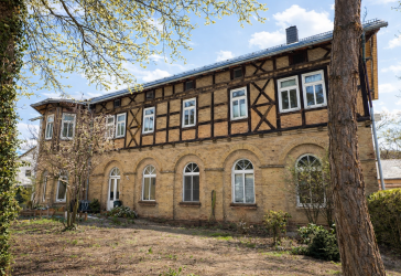 Kernsaniertes 3-Familien-Haus mit top Nebengelass in zentraler Lage