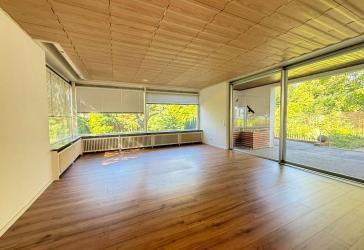 Großzügige Erdgeschosswohnung mit Terrasse, überdachtem Freisitz und eigenem Gartenbereich
