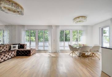 Luxuriöse Dachterrassenwohnung in ruhiger Innenhoflage von München-Laim