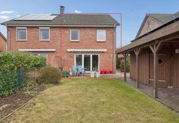 Familienglück pur: Doppelhaushälfte mit Garten, Charme und Wohlfühlatmosphäre