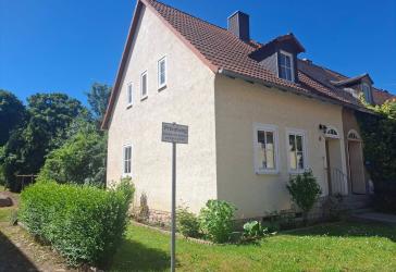 Bad Lauchstädt: Reihenendhaus in sehr schöner Lage zu verkaufen