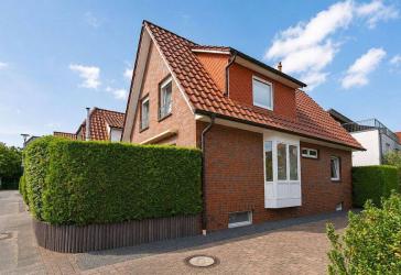 Familienfreundliches Einfamilienhaus mit Südterrasse und Garten in Buxtehude-Altkloster...