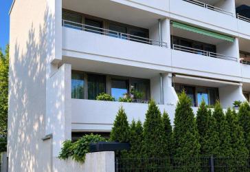 Wohnen im Grünen: Ruhige 4-Zimmer-Wohnung mit zwei Balkonen und schönem Ausblick